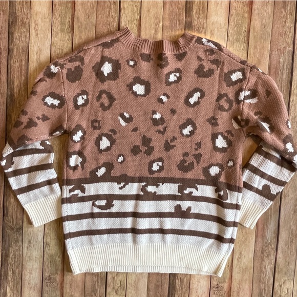 Boutique leopard stripe sweater - Picture 3 of 3